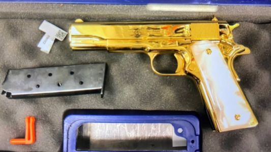 Pistola banhada a ouro 24 quilates apreendida em aeroporto na Austrália
