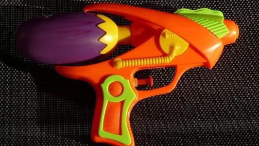 Pistolas de brinquedo são proíbidas durante carnaval da Bahia