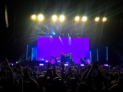 pitty e banda agradecem ao público