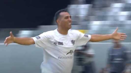 Piu celebra gol marcado no Lendas do Galo, da Arena MRV