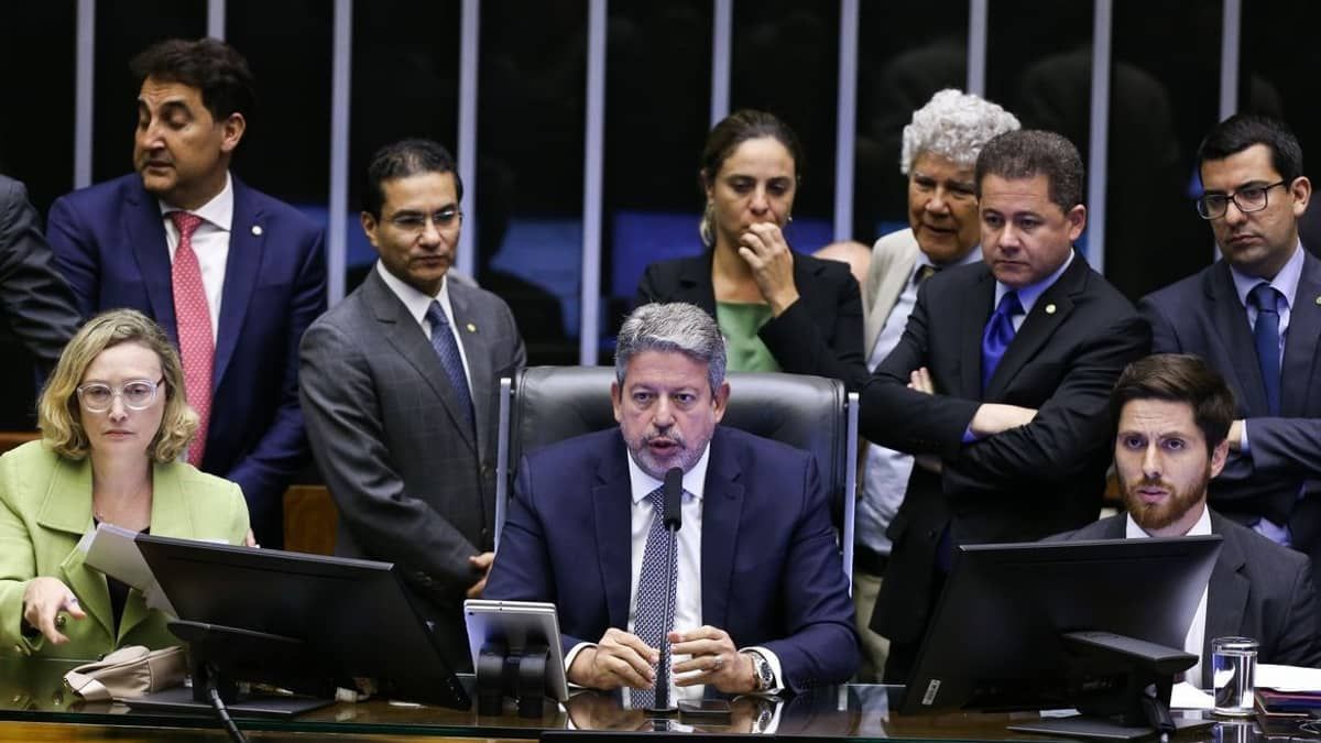 Líderes falam em PL das Fake News fatiado e acreditam em votação no 1° semestre