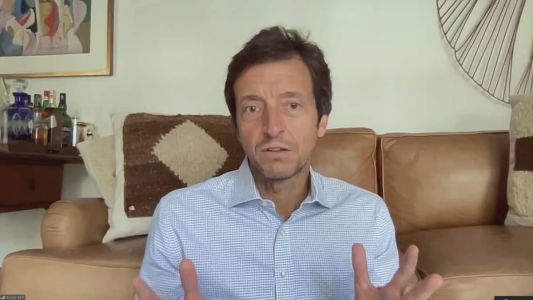 PL que regula apostas esportivas pode impactar oferta de patrocínio no futebol, diz especialista.