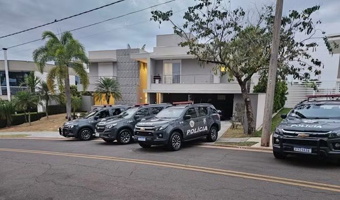 Empresário recebe Porsche de R$ 1 milhão para planejar assassinato de promotor, diz MP
