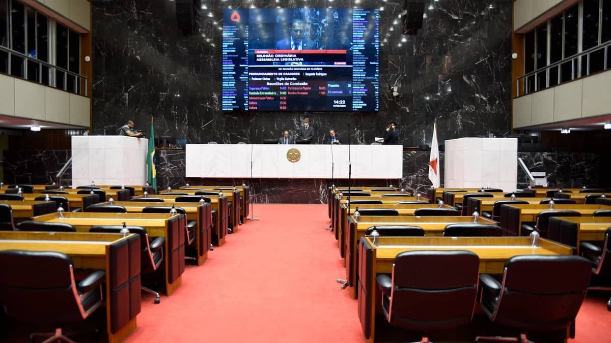 ALMG vota aumento das emendas parlamentares e dos salários de Zema e secretários