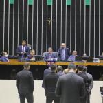 Câmara adia votação da PEC do pacote de corte de gastos para esta quinta (19)