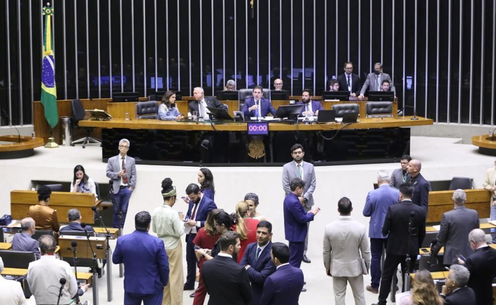 Maioria dos brasileiros é contra aumento no número de deputados, aponta Datafolha