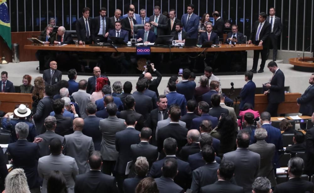 Bertha Maakaroun | Após acordo para redução de penas, bolsonaristas e Centrão seguem em queda de braço