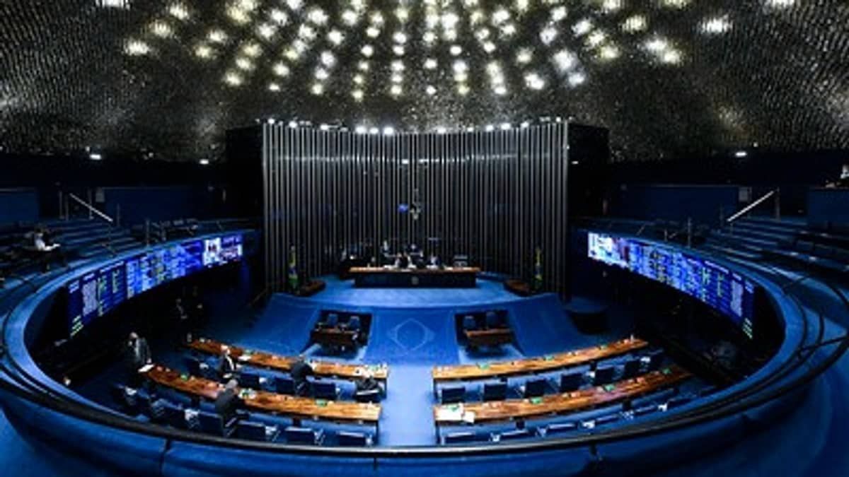 Senado aprova proposta que perdoa multas de partidos; saiba o que deve mudar