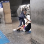 Vídeo: mulher leva tapa no rosto de PM em estação de metrô de SP