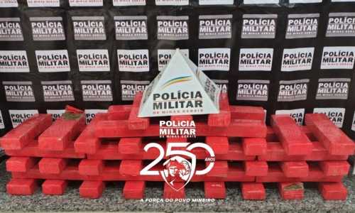 PM apreende 50 barras maconha malas Tocantins (MG) - pmmg