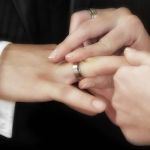 Policial suspeita de traição, entra em consultório e agride médico no Vila da Serra