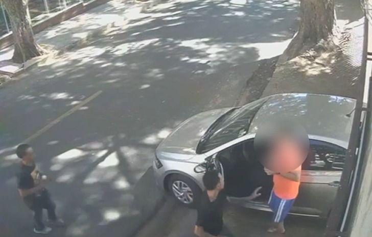 Vídeo: PM é assaltado na porta de casa em Belo Horizonte em menos de um minuto