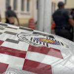 Adolescente de 16 anos mata pais e irmã adotivos e liga para a polícia em SP