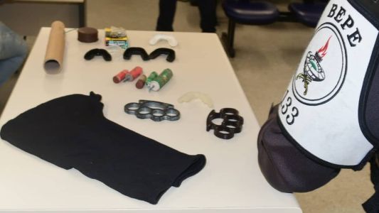 PMERJ divulga itens apreendidos
