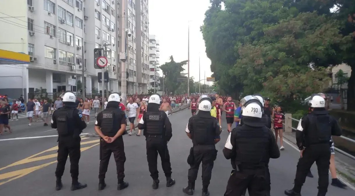 Mais de 70 torcedores são detidos no entorno do Maracanã após partida entre Flamengo e Fluminense