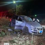 Carro com família capota na BR-135 mata dois e fere outras três no Norte de Minas