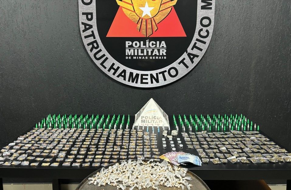 PM apreende três adolescentes com crack, cocaína e maconha em operação em BH