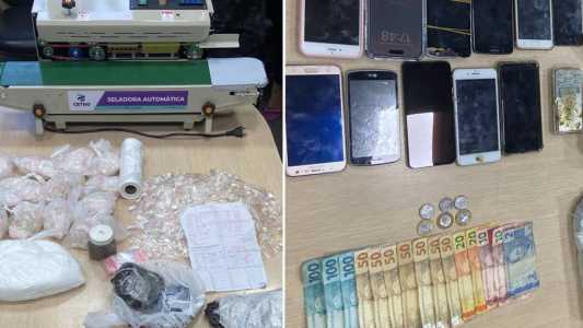PMs encontraram drogas, dinheiro e celulares na casa do condenado