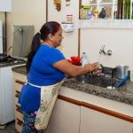 Observatório Feminino debate políticas públicas sobre o 'trabalho de cuidado'; entenda