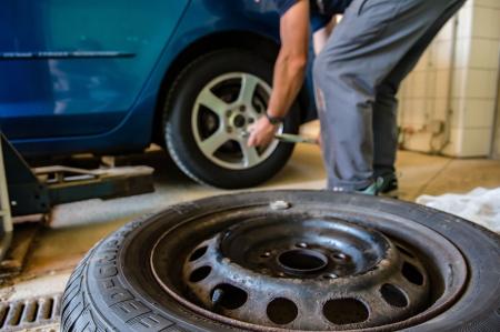 Diferença do preço para calibrar pneus chega a 400%