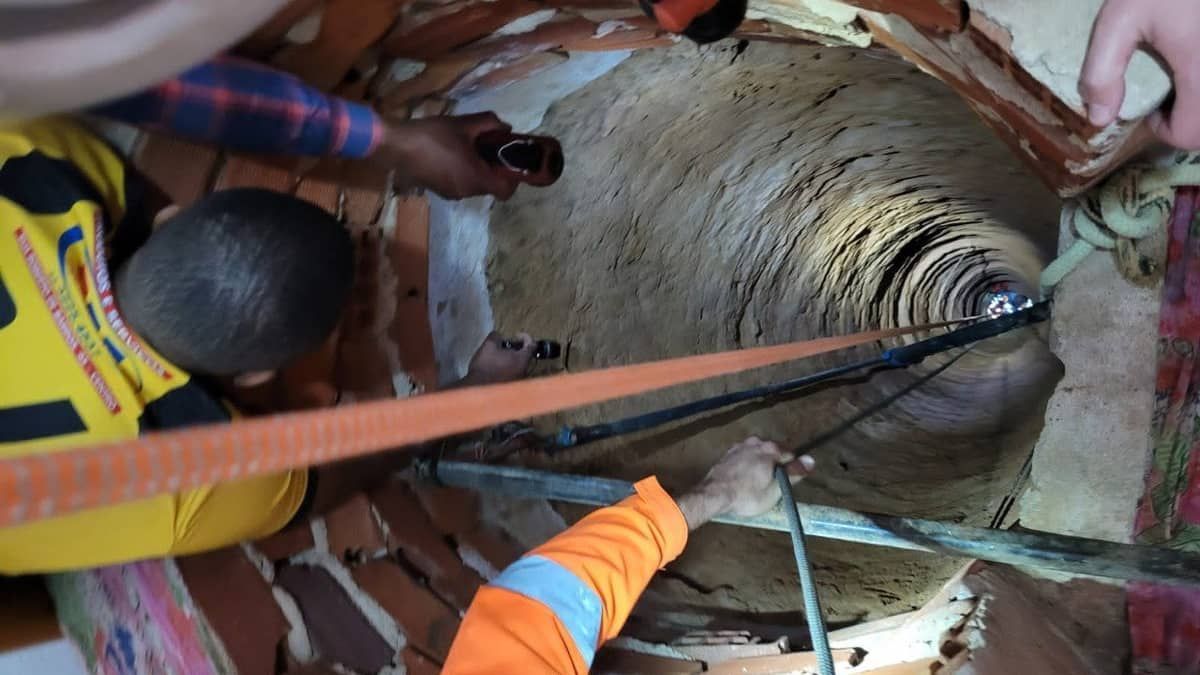 Vídeo: idosa é resgata com vida de poço artesiano de 25 metros no interior de Minas  