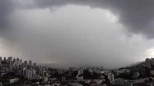 Pode chover até 20 milímetros em BH até domingo