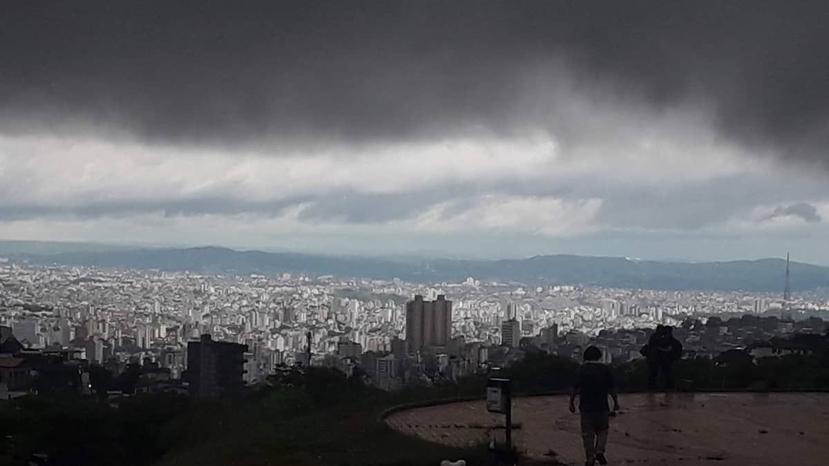 Veja como fica a previsão do tempo para a véspera de Natal em Minas Gerais