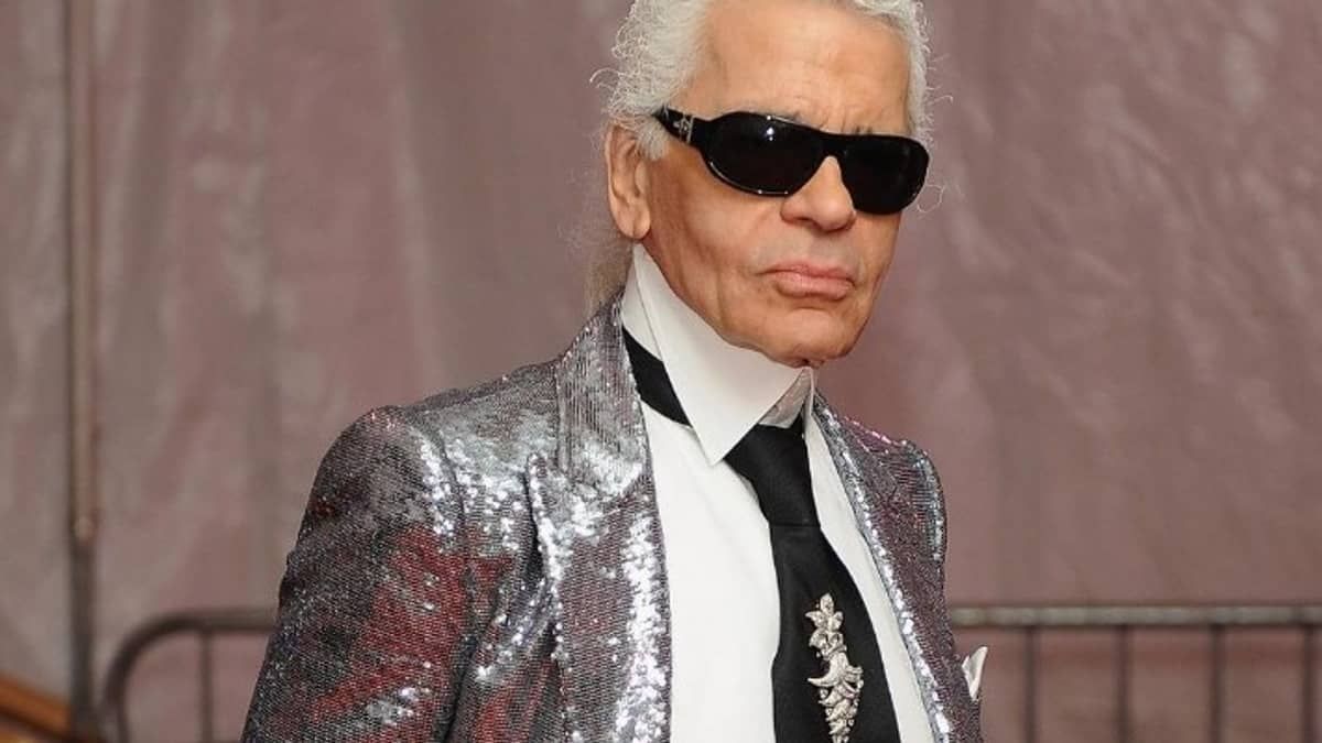 Met Gala 2023: quem é Karl Lagerfeld, o homenageado do baile?