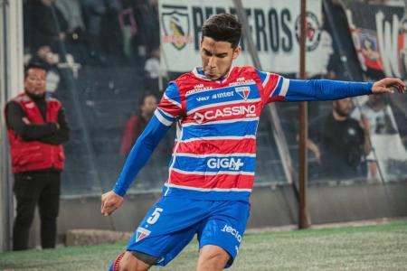 Pol Fernández em ação pelo Fortaleza, na Libertadores
