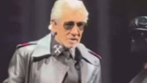 Polícia alemã investiga Roger Waters por uniforme de estilo nazista