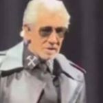 Polícia alemã investiga Roger Waters do Pink Floyd por uniforme de estilo nazista