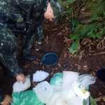 Polícia localiza drogas, munição e carregadores enterrados em ocupações ilegais no Guarujá (SP)