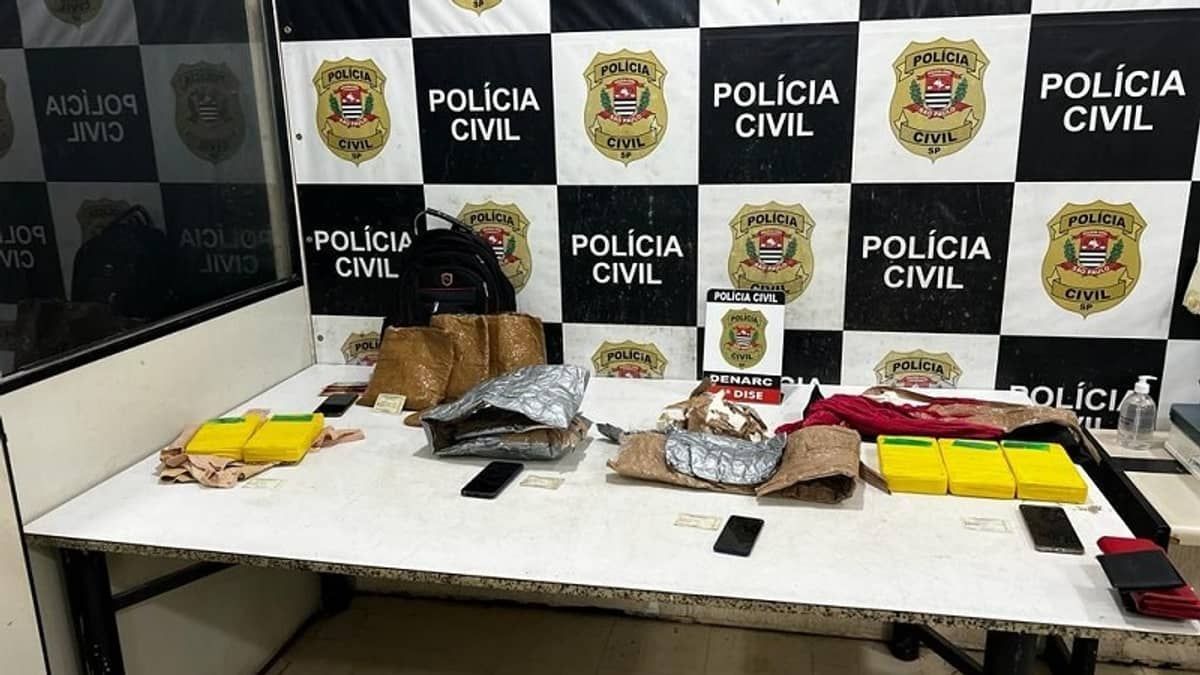 Cinco são presos com cocaína colada ao corpo em SP 