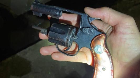 Polícia apreendeu arma de fogo