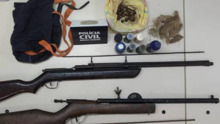 Polícia apreendeu armas e materiais utilizados na agressão da criança