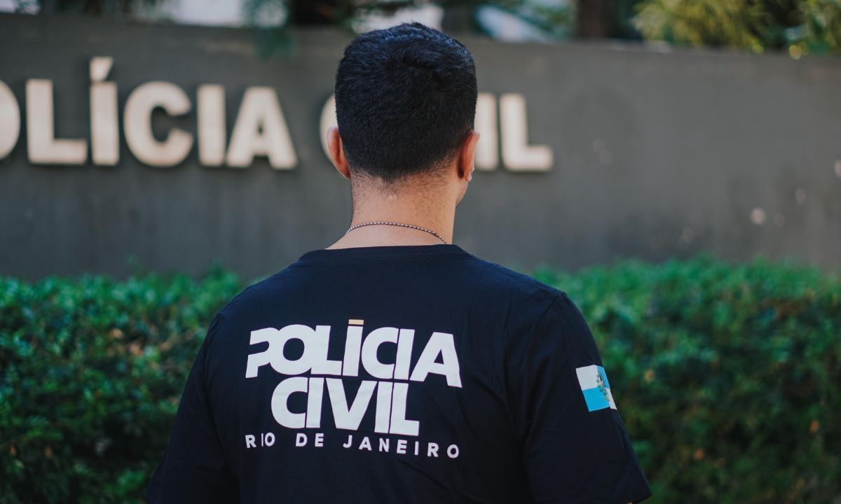 PC cumpre mandados de prisão contra supostos integrantes do CV no Rio