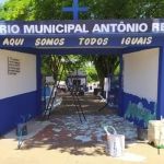 Corpo de mãe de ex-prefeito é encontrado nu fora do caixão em cemitério