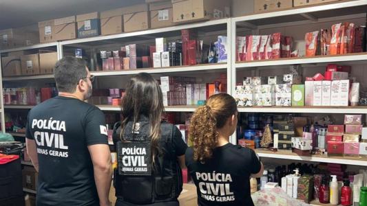 A Polícia Civil de Minas Gerais (PCMG) desarticulou um esquema de fraude que tinha como alvo uma empresa conhecida do ramo de cosméticos