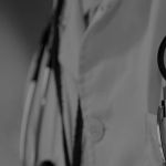 Cirurgião plástico é indiciado por estupro mediante fraude de paciente no Sul de Minas 