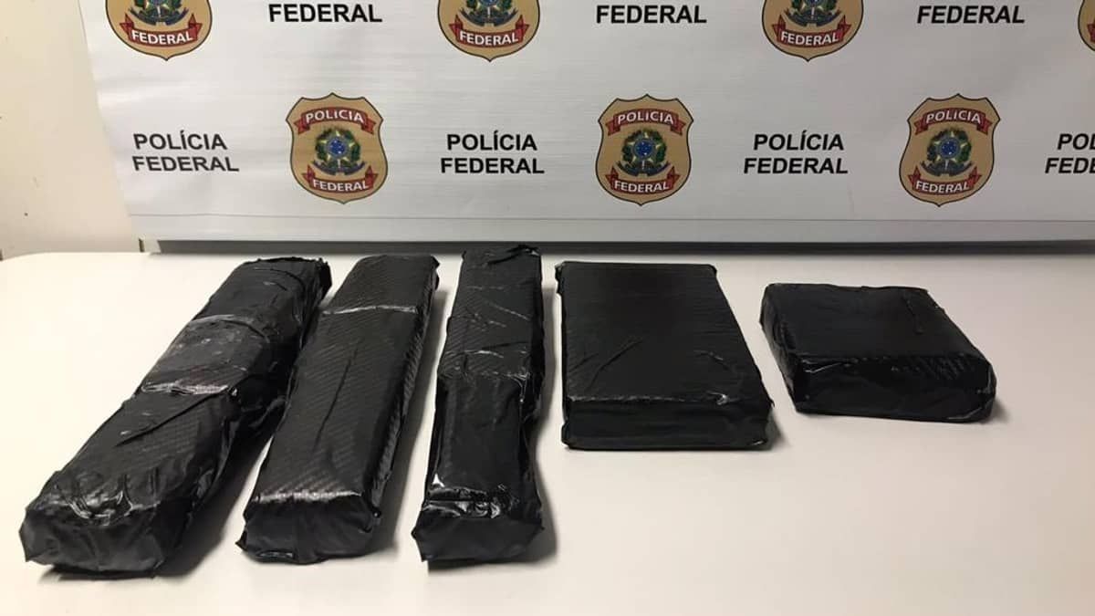 Preso brasileiro que levava para Europa 4kgs de cocaína