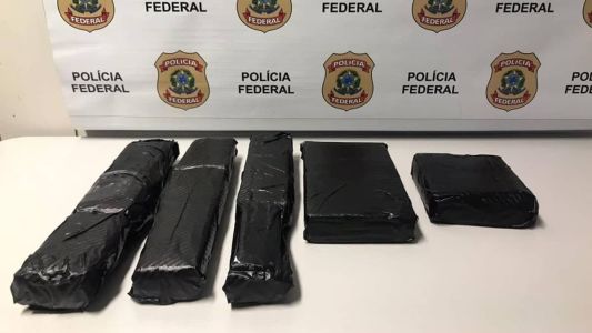Polícia Federal apreeende 4 kgs de cocaína em Aeroporto Internacional do Rio