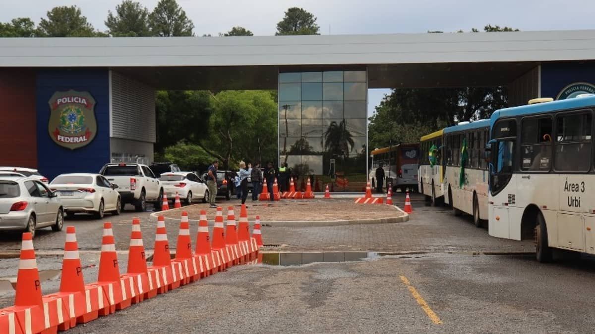 PF conclui trabalhos com prisão de 1.159 pessoas, suspeitas de atos golpistas em Brasília