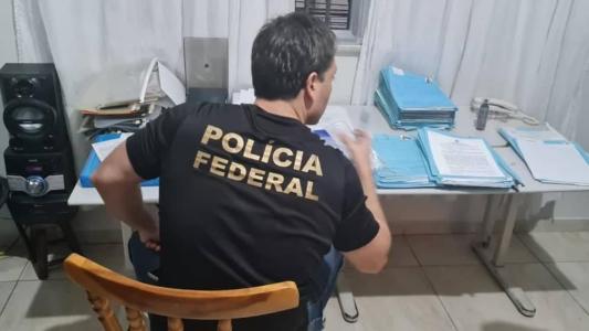 Polícia Federal cumpre mandados de prisão em investigação contra falsos médicos no RJ.