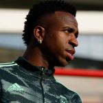 Autor de ataques racistas a Vini Jr é identificado e denunciado