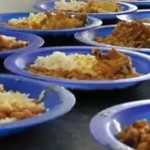 Moradores em situação de rua passam mal após comer marmitas doadas no Centro de SP