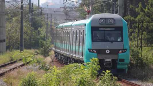 Polícia investiga se tubo metálico causou danos na linha-9 Esmeralda do trem de SP