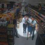 Polícia investiga suspeita de tortura em caso de homem espancado por seguranças em supermercado