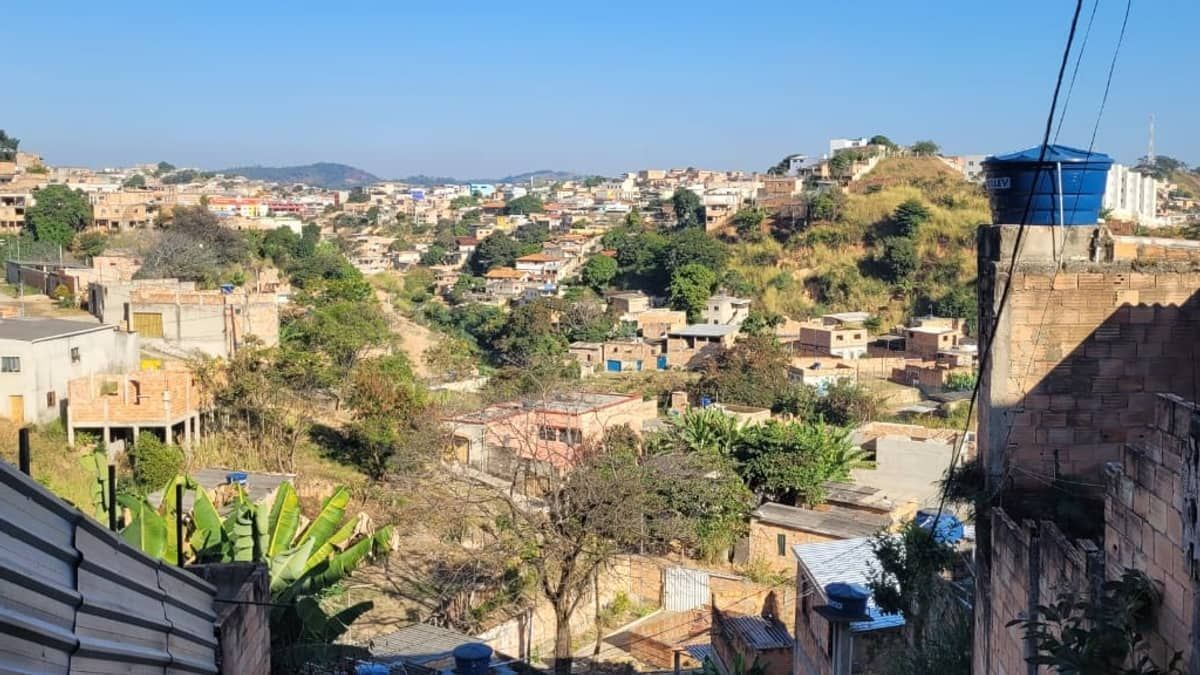 Assassinato de chefe do tráfico desencadeia guerra entre gangues no aglomerado da Mina, em Ribeirão das Neves