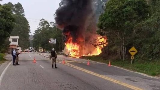 Polícia Militar Rodoviária identifica problema em ônibus incendiado