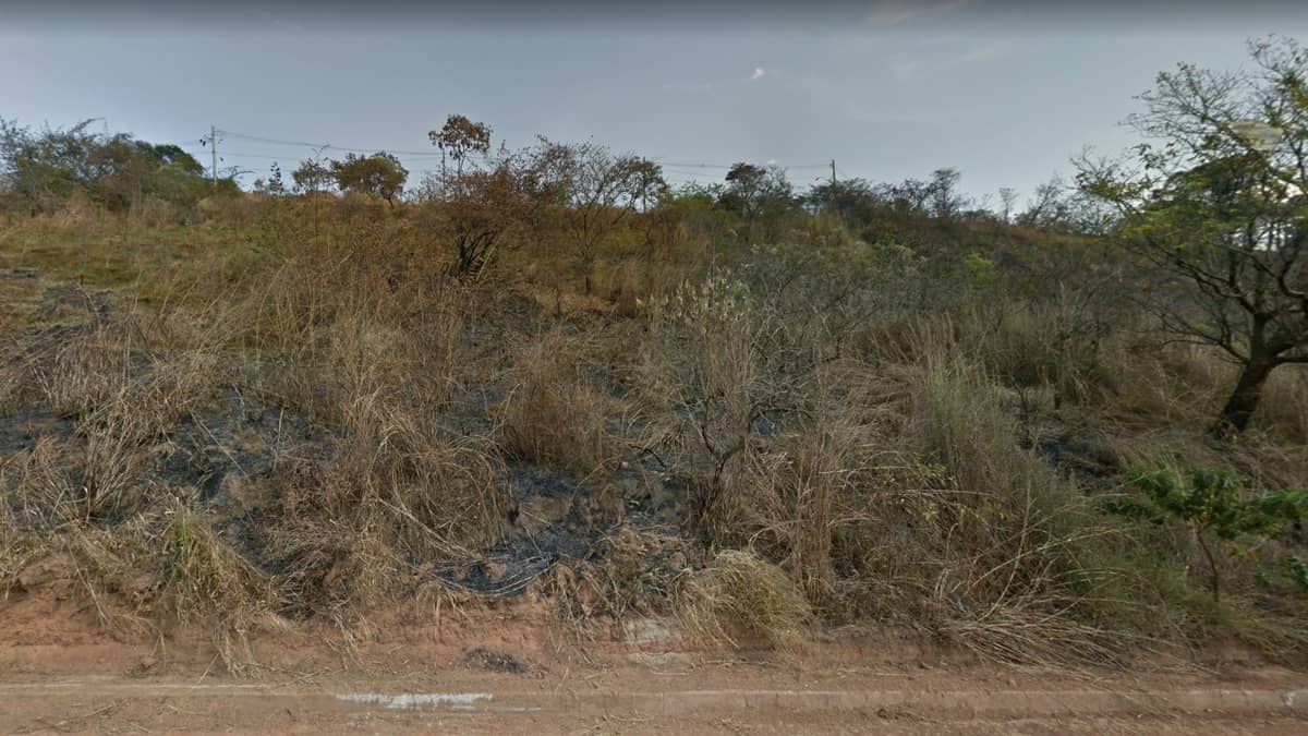 Homem é encontrado morto e com o pênis arrancado em matagal de Contagem